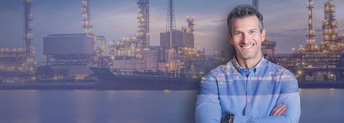 Ex Digitales Typenschild R. STAHL Ex Automatisierung Person vor Industrie Hintergrund